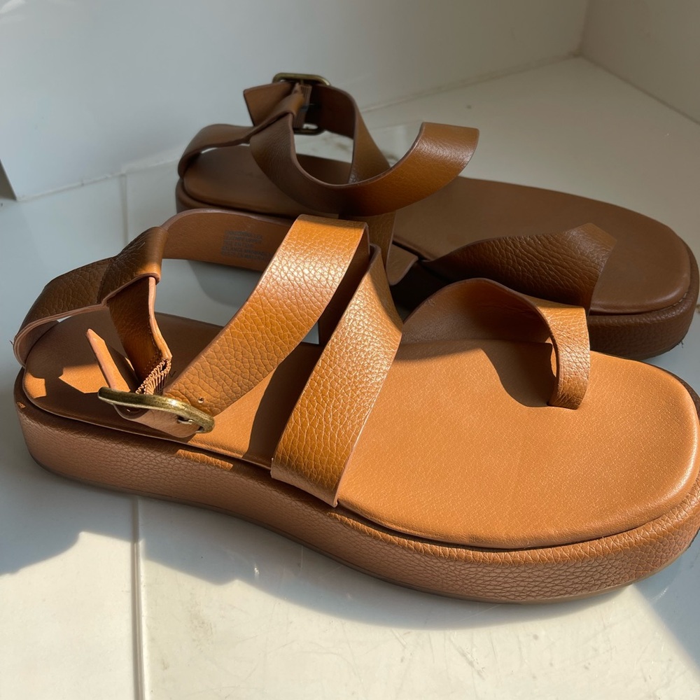 Caslon toe strap leather sandals